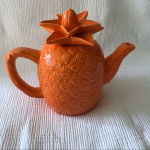 Pineapple teapot